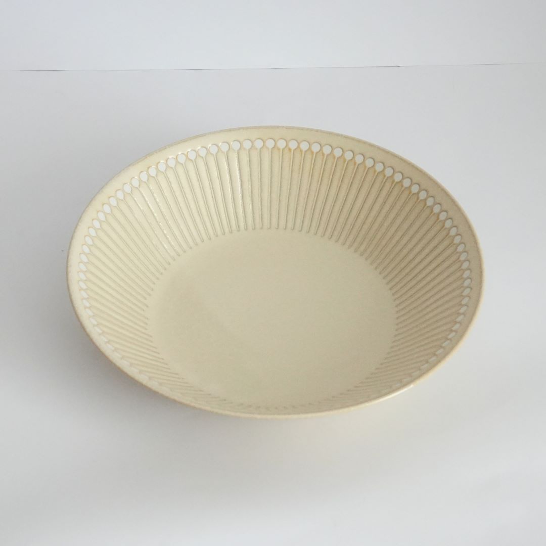 Mino Ware Jugusa Salad Bowl - beige - side