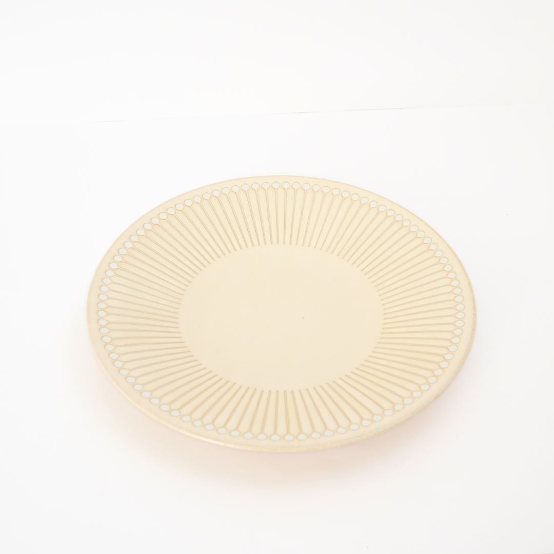 Mino ware Jugusa Dinner Plate - beige - side